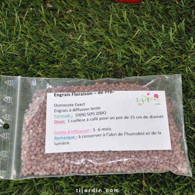 Azofoska Jardinage engrais 1.5 kg Universal contient plein de Micro